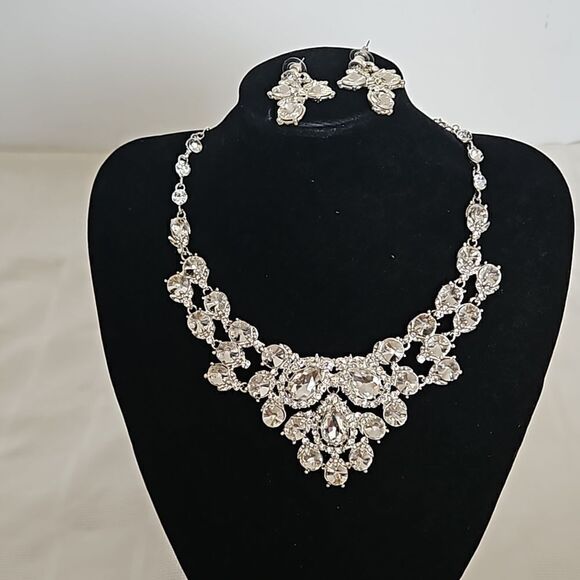 Dress Line Statement Piece Necklace & Earring Set Crystal White - Picture 1 of 16